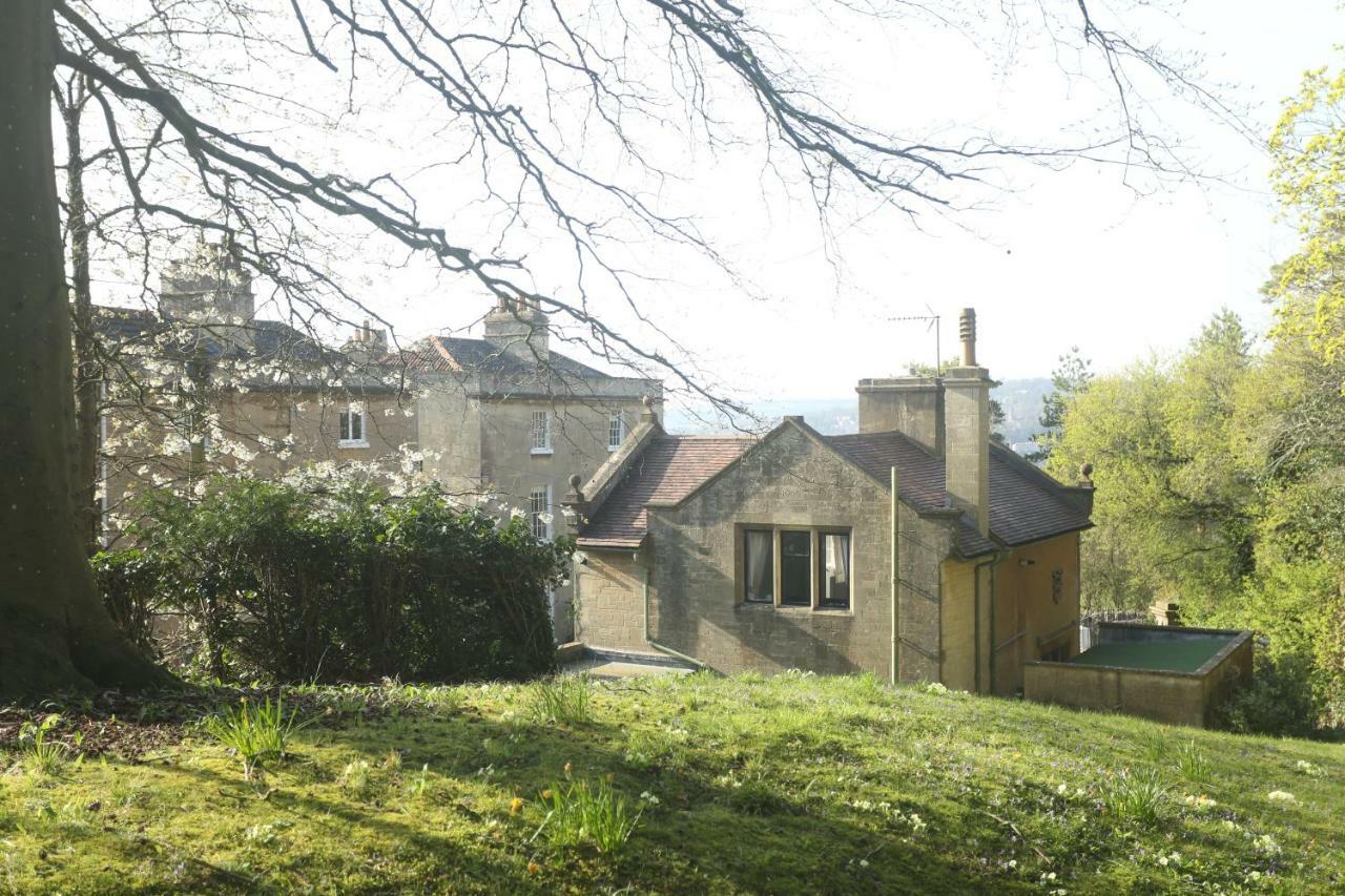 Entire Victorian Lodge In A Privately Gated Estate With Secure Parking For Two Cars And A Newly Refurbished Bathroom Eksteriør bilde