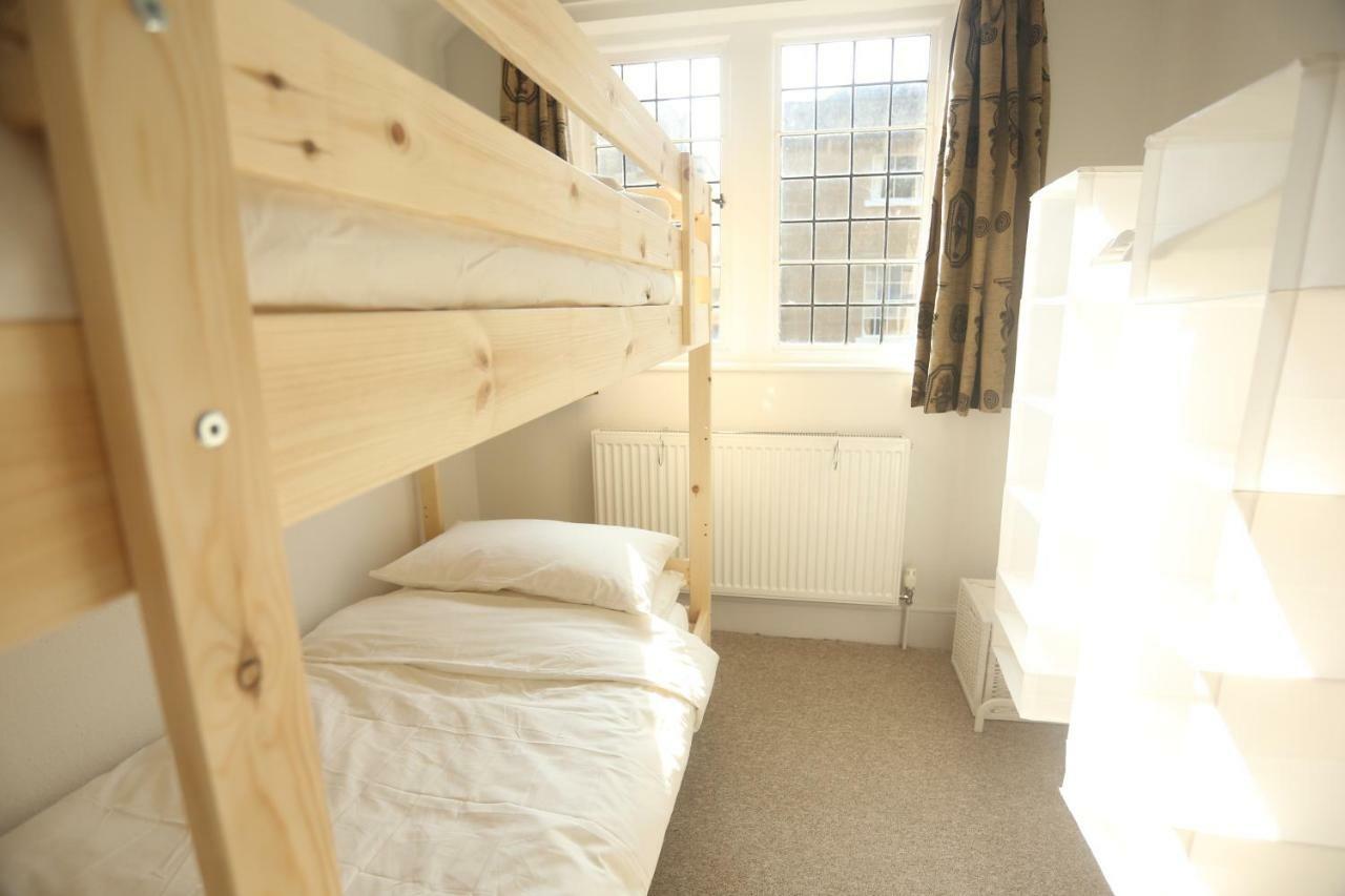 Entire Victorian Lodge In A Privately Gated Estate With Secure Parking For Two Cars And A Newly Refurbished Bathroom Eksteriør bilde