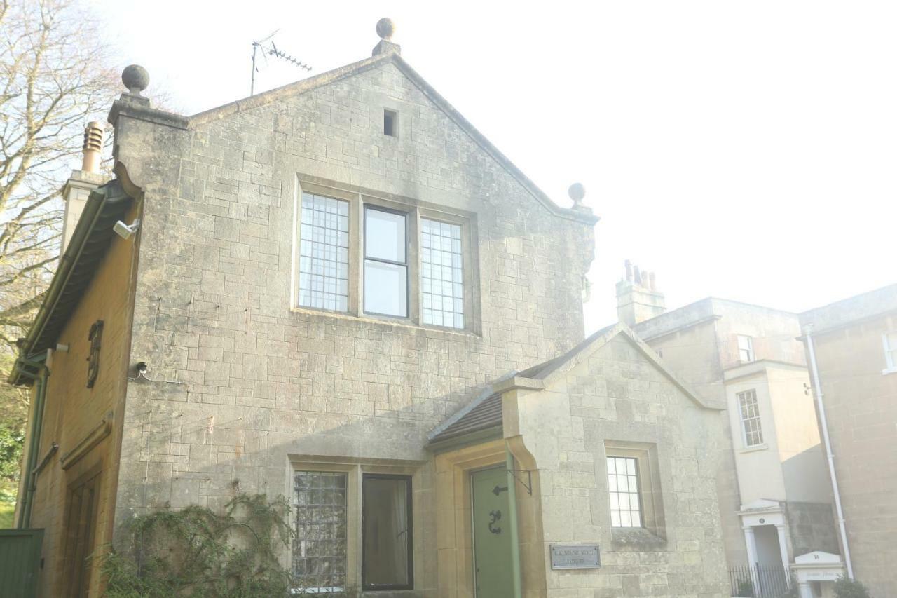 Entire Victorian Lodge In A Privately Gated Estate With Secure Parking For Two Cars And A Newly Refurbished Bathroom Eksteriør bilde
